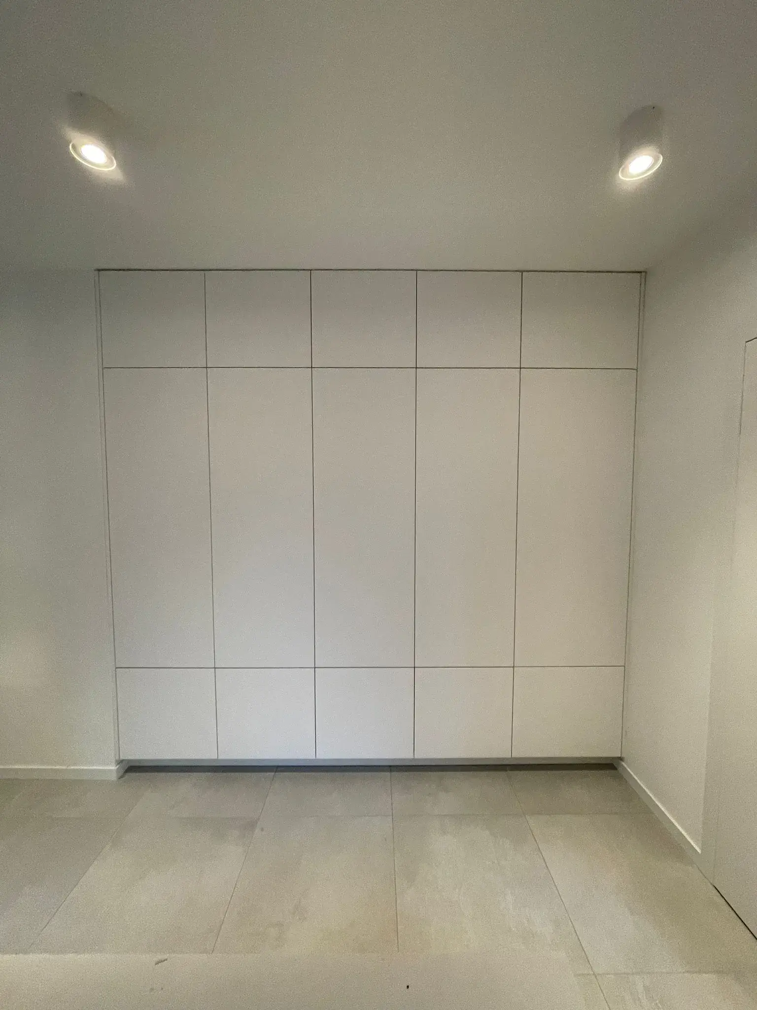 Garderobenschrank weiss