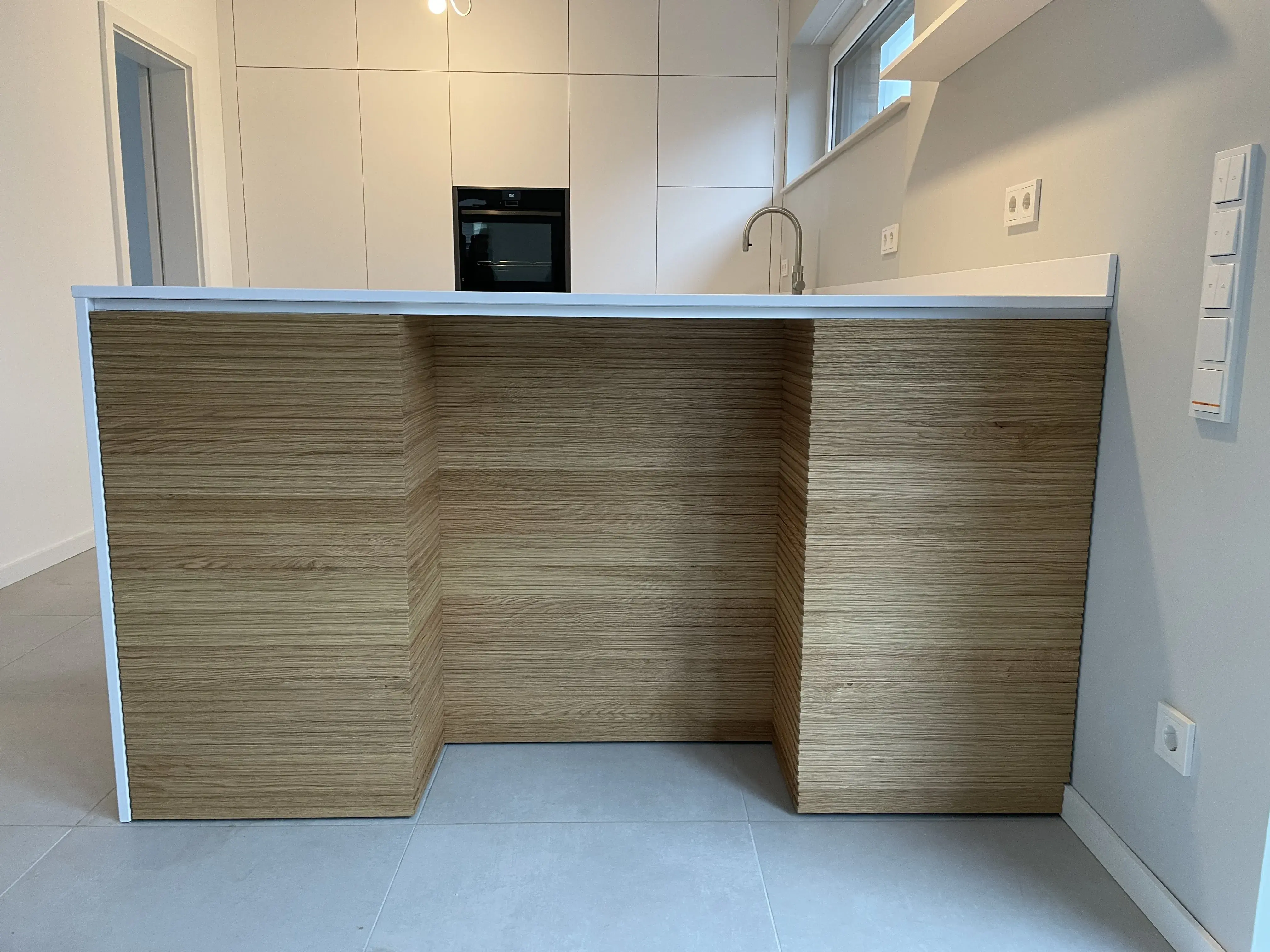 Küche weiss mit Holz Eiche