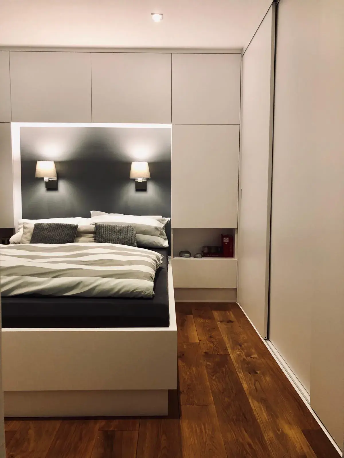 Schlafzimmer weiss matt